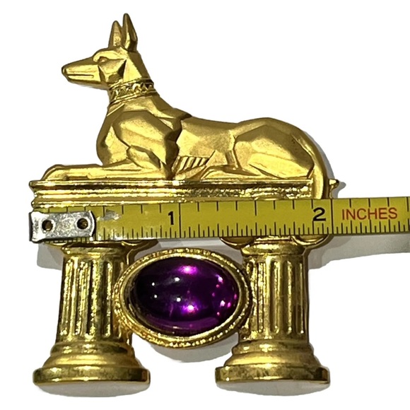 Vintage Egyptian Anubis w/ amethyst cabochon  signed JJ Brushed Gold Brooch Dog - Picture 7 of 7